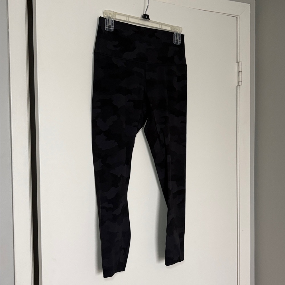 NEW Lululemon Wunder Under High-Rise Tight 25" Luxtreme Heritage 365 Camo size 8 - Picture 6 of 6